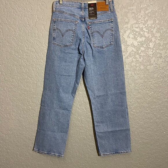 Levi’s Ribcage Straight Ankle Jeans - Picture 5 of 12